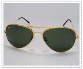 Ray Ban Aviador 3025 Armação dourada e lentes pretas