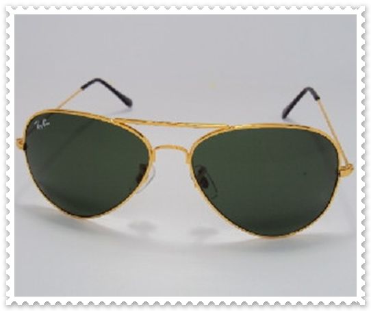 Ray Ban Aviador 3025 Armação dourada e lentes pretas